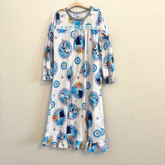 Bundle of Disney Princesses, Frozen and Stitch Nightgowns. Size 4/5 & 6/… - Picture 17 of 17
